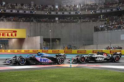 Nico Hülkenberg fuhr 2023 in der Regel hinterher, wie hier gegen Pierre Gasly (Alpine)