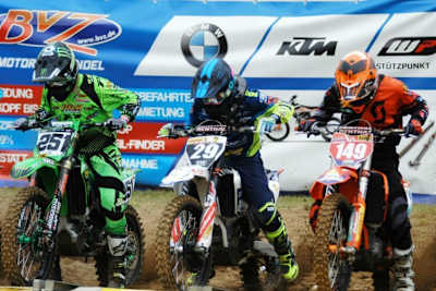 Henry Jacobi (29) klemmte sich am Start an die Fersen von Dennis Ullrich (149)