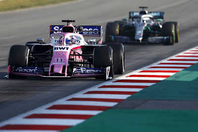 Sergio Pérez vor Valtteri Bottas