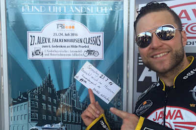 Martin Smolinski macht Werbung für die Oldies