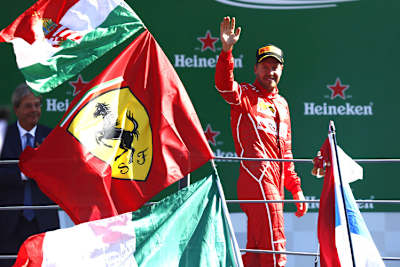 Sebastian Vettel auf dem Monza-Podest