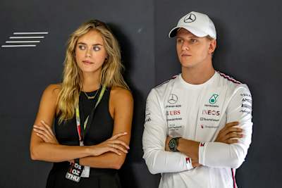 Mick Schumacher mit seiner Freundin Laila Hasanovic