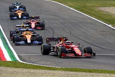 Vor der roten Flagge lag Charles Leclerc noch vor Lando Norris