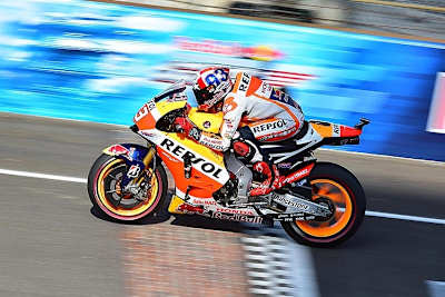 Marc Márquez überquert den legendären Brickyard