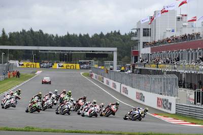 Über weite Strecken dominierte Chaz Davies (vorne) in Moskau