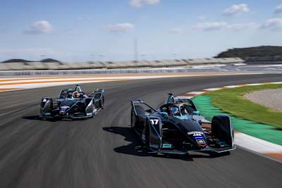 Die ersten Testfahrten für HWA