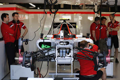 Volldampf-Arbeit an Rennwagen sieht anders aus: Manor in Australien