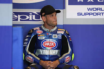 Sandro Cortese bangt um seine linke Schulter