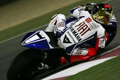 Jorge Lorenzo schliesst in Katar auf.