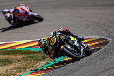 Marco Bezzecchi, hier noch vor Enea Bastianini