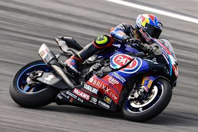 Toprak slidete an jedem Kurvenein- und ausgang