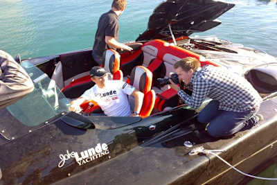 Petter Solberg in seinem Powerboot