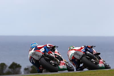 Michael van der Mark und Nicky Hayden im Parallelflug