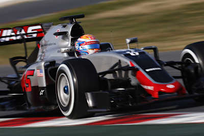 Romain Grosjean im neuen Haas-Rennwagen