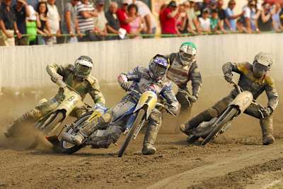 Stephan Katt (1) nimmt kein Blatt vor den Mund