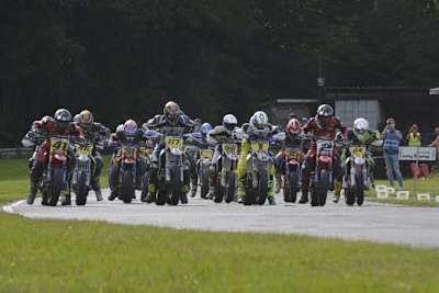 Fans der SuperMoto IDM 2021 erwartet ein prall gefülltes Teilnehmerfeld