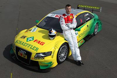 Farbtupfer: Tomczyk mit seinem neuen Arbeitsgerät