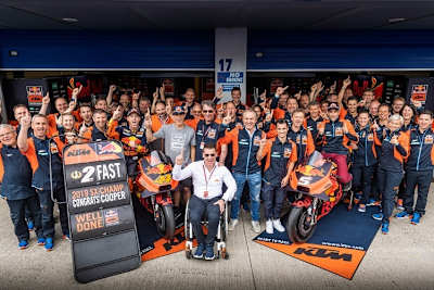 Das Red Bull-KTM-Werksteam posierte beim Jerez-GP
