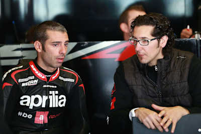 Marco Melandri ist ratlos, das MotoGP-Bike von Aprilia ist für ihn unfahrbar