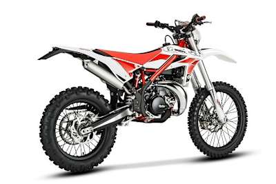 Schmuckes Leichtmotorrad für schweres Gelände: Beta Xtrainer 250