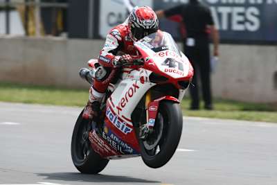 In vier Wochen will Haga wieder Rennen fahren