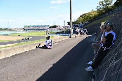 Prominenter Zaungast: 2023 schaute sich Sebastian Vettel das Formel-1-Treiben in Suzuka aus nächster Nähe an