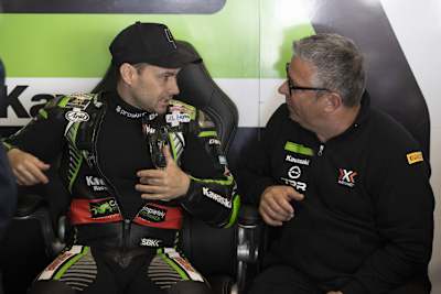 Leon Haslam (li.) mit Kawasaki-Teamchef Lucio Pedercini