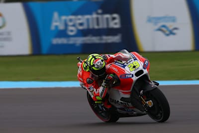 Andrea Iannone auf der Ducati GP15 in Las Termas