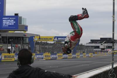 Nach seinem zweiten MotoGP-Sieg zeigte Zarco einen Rückwärtssalto