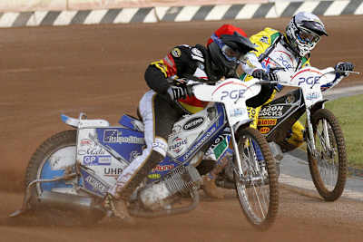 Max Dilger hielt Darcy Ward hinter sich