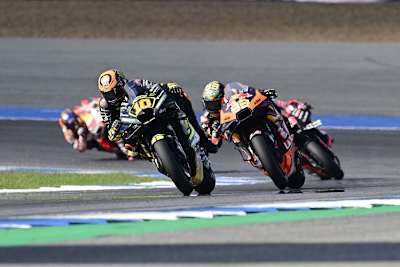 Rundenlang konnte sich Luca Marini (Ducati, 10) der Angriffe von KTM-Fahrer Brad Binder erwehren, bis dieser schliesslich vorbeizog