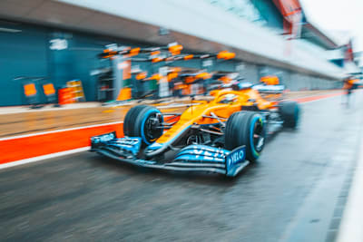 Lando Norris beim Filmtag mit dem neuen McLaren in Silverstone