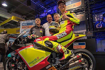 Kiefer-Teamvorstellung im Februar 2018 in Zürich: Crew-Chief Gruschka, Siegrist, Kiefer und Aegerter