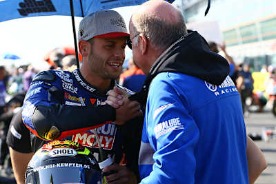 Sandro Cortese (li.) mit Yamaha-Rennchef Eric de Seynes