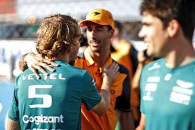 Sebastian Vettel mit Daniel Ricciardo