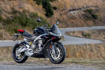 Aprilia Tuono 660 Factory: Bei Aprilia gibts das beste Zeug auch in der Mittelklasse