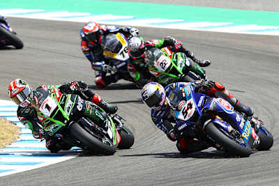 Johnny Rea (1) musste auf Verteidigung fahren