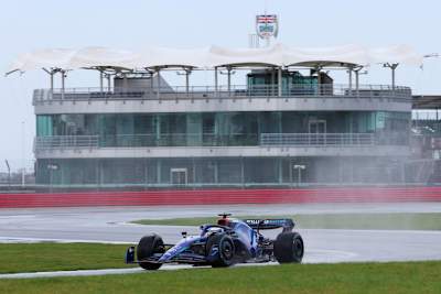 Der Williams FW44-Mercedes beim ersten Test in Silverstone