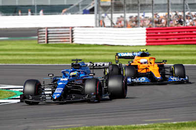 Fernando Alonso vor Lando Norris