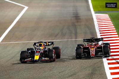 Max Verstappen gegen Charles Leclerc in Bahrain 2022