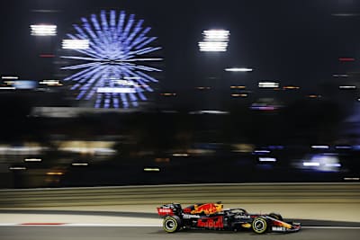 Max Verstappen war auch im zweiten Training der Schnellste auf der Wüstenbahn