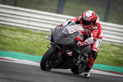 Michael Rinaldi probierte in Misano neue Showa-Lösungen aus