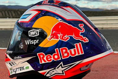 Der Alpinestars Supertech R10 mit ausgeprägter Aerodynamik