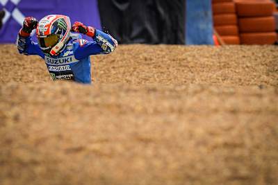 Alex Rins im Kiesbett: In der ersten Saisonhälfte 2021 leider kein seltenes Bild