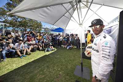 Lewis Hamilton beim Fototermin der FIA