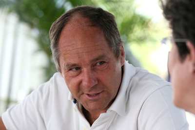 Gerhard Berger: «es ist in der Tat frustrierend, weil man auf den Motorenlieferanten angewiesen ist, und dieser seine Hausaufgaben eben nicht so meistert, wie man es braucht, um zu gewinnen»