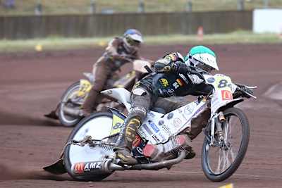 Martin Smolinski 2018 in Herxheim mit kaputtem Auspuff