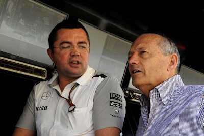 Keine Sorgenfalten wegen des Umstiegs auf den Honda-Turbo: Die McLaren-Oberhäupter Eric Boullier und Ron Dennis