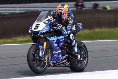 Philipp Öttl auf der Yamaha R1 des GMT94-Teams