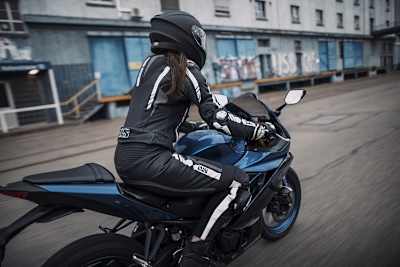 Auch als Damenmodell erhältlich: iXS Sport RS-800 1.0